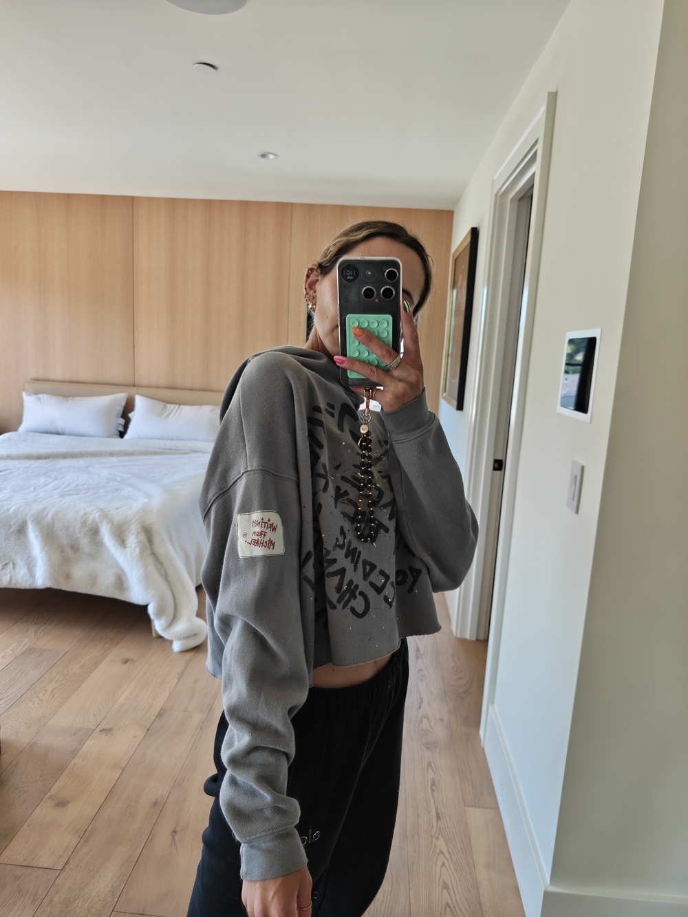 Cropped Gray Graphic Sweatshirt